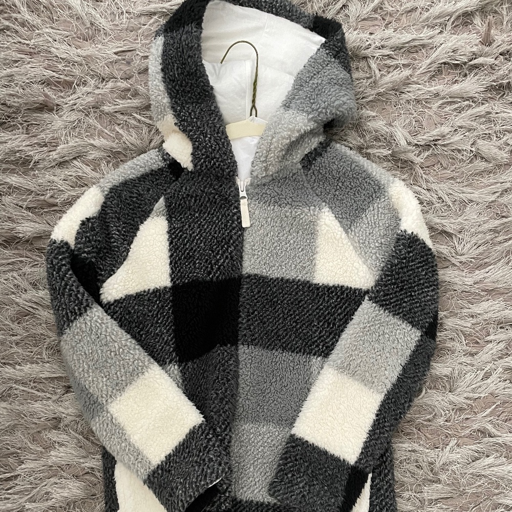 Black and Gray checkered fleece Jacket